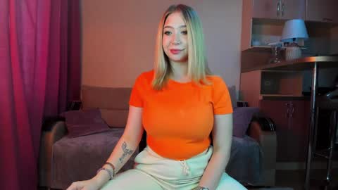 Snapshot of annabelle_art chatting on February 2025 08:35:01 AM Annabelle online show from February 2025 08:35:01 AM