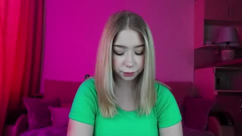 Snapshot of annabelle_art chatting on February 2025 08:38:01 AM Annabelle online show from February 2025 08:38:01 AM