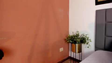 AnnaBrooks online show from April 2026 12:35:01 AM