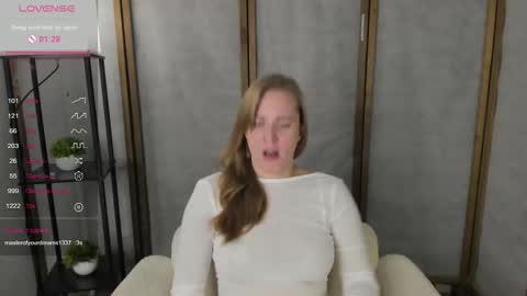 annagrees1 online show from November 2025 01:43:01 PM