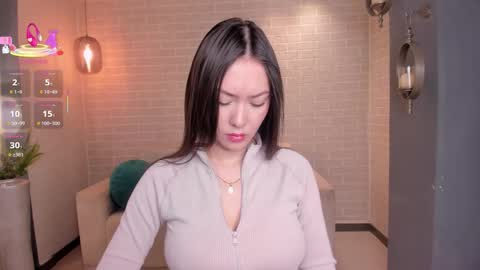 annahoffman_ online show from September 2025 12:20:01 PM