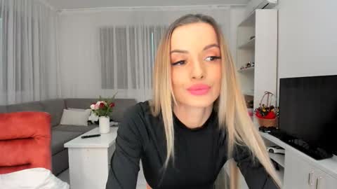 annaise  online show from December 2025 02:14:02 PM