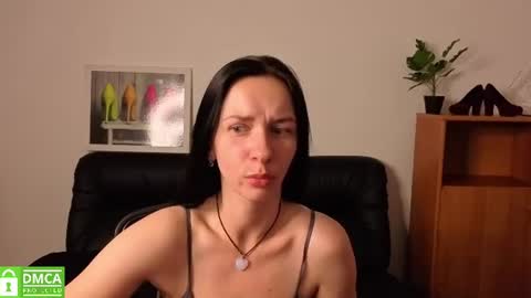 Snapshot of annakillian_kiss chatting on June 2026 05:28:01 AM Anna online show from June 2026 05:28:01 AM