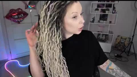 Anna online show from February 2026 04:07:02 PM