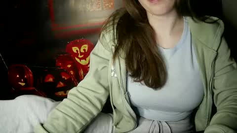 Bella online show from October 2025 05:34:02 PM