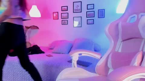 Anne online show from December 2024 12:43:02 AM