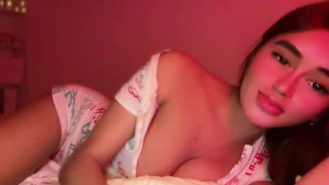 Snapshot of annedee_ chatting on April 2026 09:09:02 PM Kim online show from April 2026 09:09:02 PM