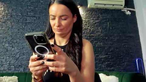 Snapshot of annesins chatting on October 2025 05:56:02 PM annesins online show from October 2025 05:56:02 PM