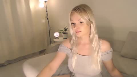 Snapshot of annett chatting on September 2025 01:07:02 AM Annett online show from September 2025 01:07:02 AM