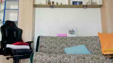 Snapshot of anngray1 chatting on July 2026 04:39:33 PM anngray1 online show from July 2026 04:39:33 PM