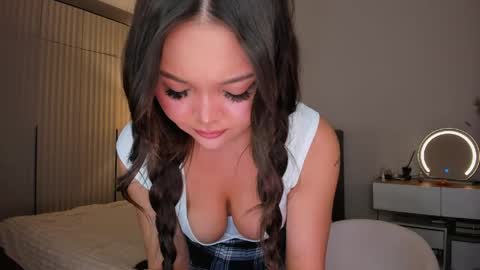 Annie online show from June 2026 02:43:02 PM