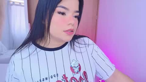 annie_20_ online show from April 2026 03:42:02 PM