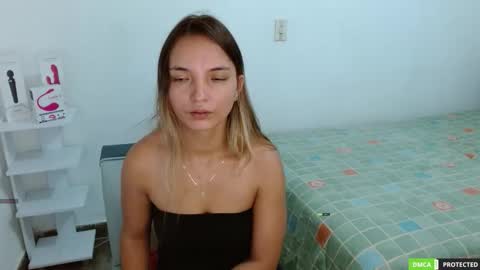 annie cherry independent model online show from October 2025 05:32:02 PM