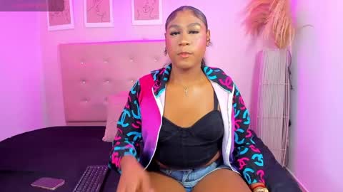 annie_dolce_ online show from June 2026 12:17:01 PM