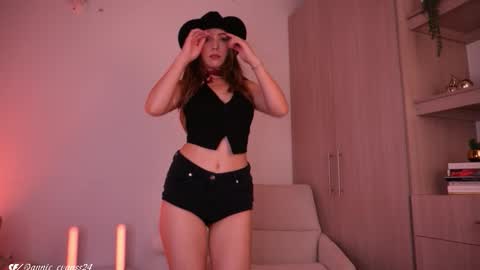 Snapshot of annie_evans24 chatting on October 2025 08:43:01 PM Annie Evans online show from October 2025 08:43:01 PM