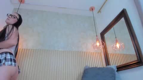 Snapshot of annie_paradisee chatting on May 2026 11:57:02 PM Annie online show from May 2026 11:57:02 PM