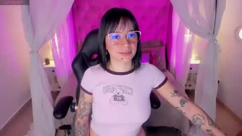 Snapshot of annie_petters chatting on July 2026 01:07:02 PM Aniie online show from July 2026 01:07:02 PM