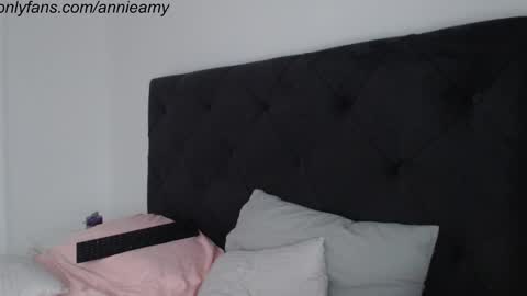 Annie online show from March 2025 04:03:02 PM