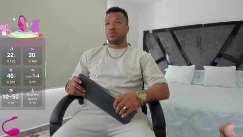 Annie and Stefan online show from October 2025 01:55:02 PM