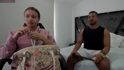 Annie and Stefan online show from November 2025 03:28:02 PM