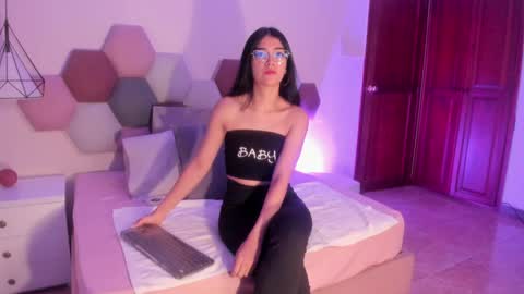 Annie Bluee online show from June 2026 01:00:02 PM