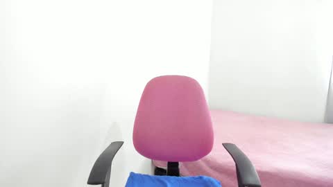 Snapshot of anniegray_12 chatting on March 2025 05:18:02 PM Annie online show from March 2025 05:18:02 PM