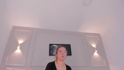 Snapshot of anniemartinezz chatting on January 2025 05:55:01 PM Annie online show from January 2025 05:55:01 PM