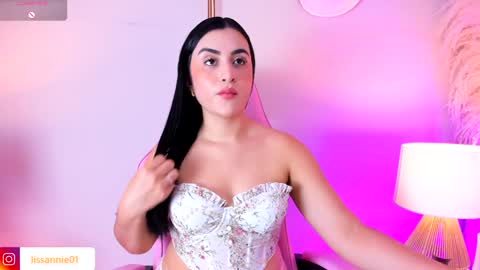 Snapshot of anniemorgan01 chatting on January 2025 11:24:01 AM Annieliss online show from January 2025 11:24:01 AM