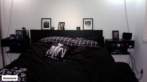 Ann online show from October 2025 02:45:02 AM