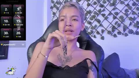 Anny online show from December 2025 08:04:02 PM