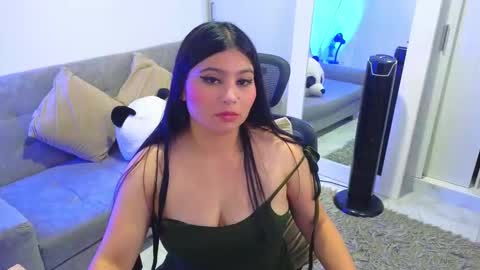 ANNY LOUIS online show from November 2025 08:00:01 PM