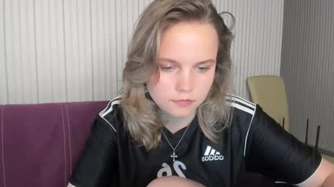Snapshot of anny_love_you chatting on September 2025 07:07:01 AM anny_love_you online show from September 2025 07:07:01 AM