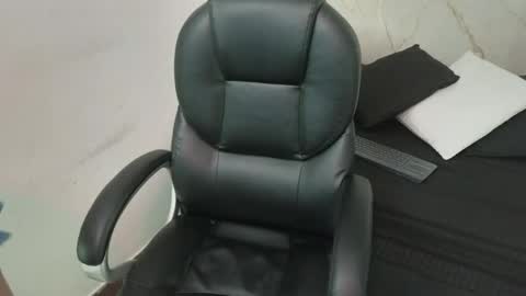 Anny online show from November 2025 12:42:02 AM