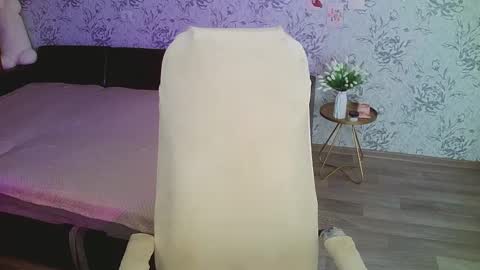 Snapshot of anny_shine chatting on February 2025 04:18:02 AM Annie online show from February 2025 04:18:02 AM