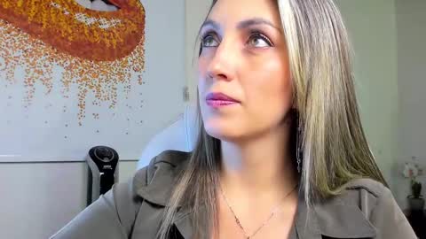 Snapshot of anny_sweet72 chatting on February 2025 12:58:02 PM Anny online show from February 2025 12:58:02 PM