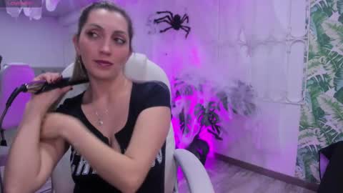 Snapshot of anny_sweet72 chatting on October 2025 12:45:02 PM Anny online show from October 2025 12:45:02 PM