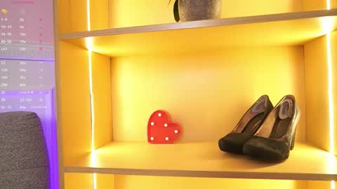 Ana online show from November 2025 12:02:02 PM