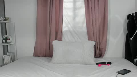 Anny online show from June 2026 07:03:02 PM