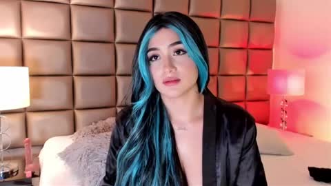 Snapshot of annyhizzle chatting on February 2025 12:53:02 AM online show from February 2025 12:53:02 AM