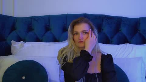 annyraii online show from February 2026 06:18:01 PM