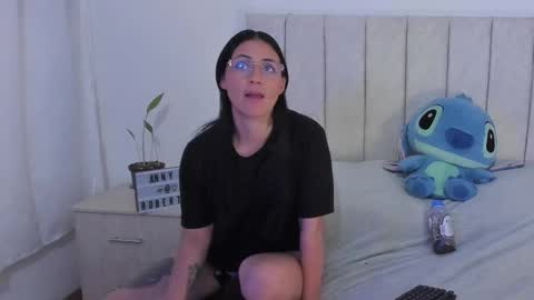 Anny online show from November 2025 11:16:01 PM