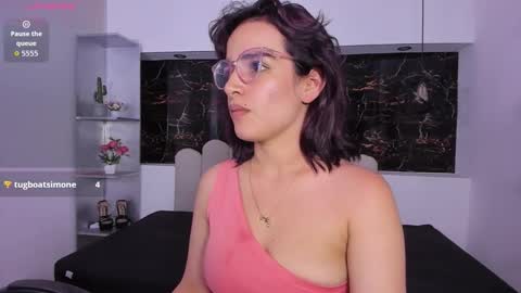 Anny online show from December 2025 08:02:02 PM