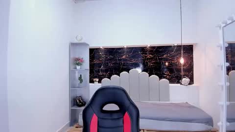 Anny online show from March 2026 08:26:02 PM