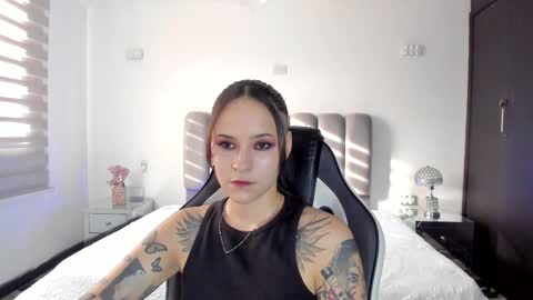 AnnyT online show from March 2026 09:31:02 PM