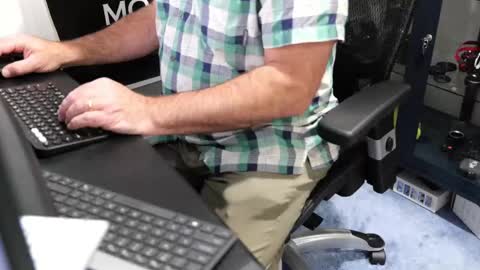 D online show from October 2025 08:20:02 PM