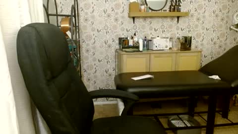 Answer4242 online show from September 2025 06:19:02 AM