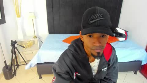       online show from November 2025 01:05:01 AM