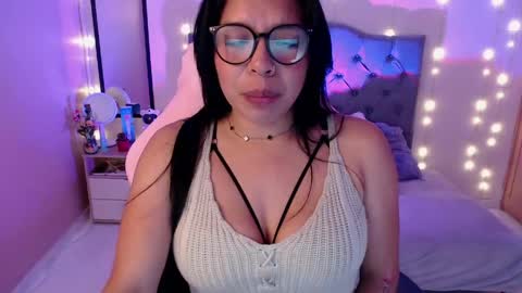antolyh_c online show from May 2026 01:39:01 PM