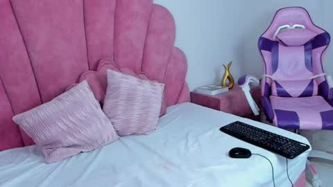 antonella_foxxxx online show from June 2026 06:01:02 PM