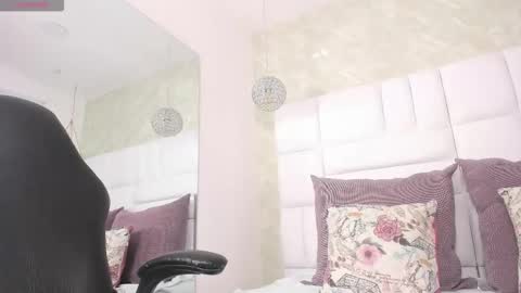 Antonella online show from October 2025 02:05:01 PM